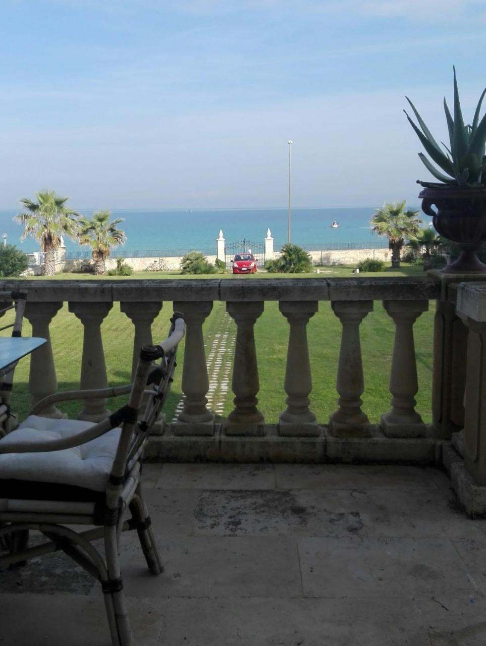 Villa Longo de Bellis Bari Exterior foto
